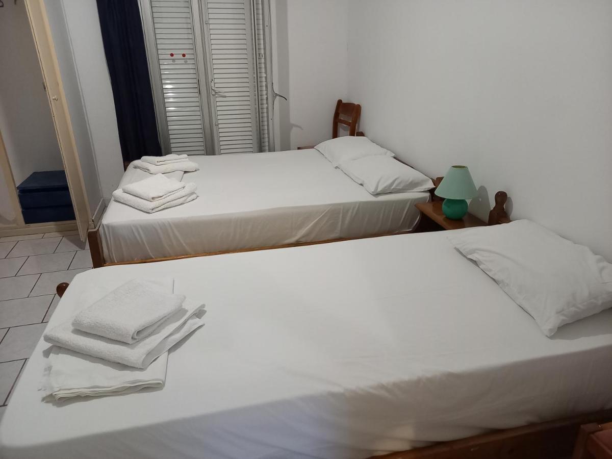 Dionisis Apartments Agia Efimia Екстериор снимка