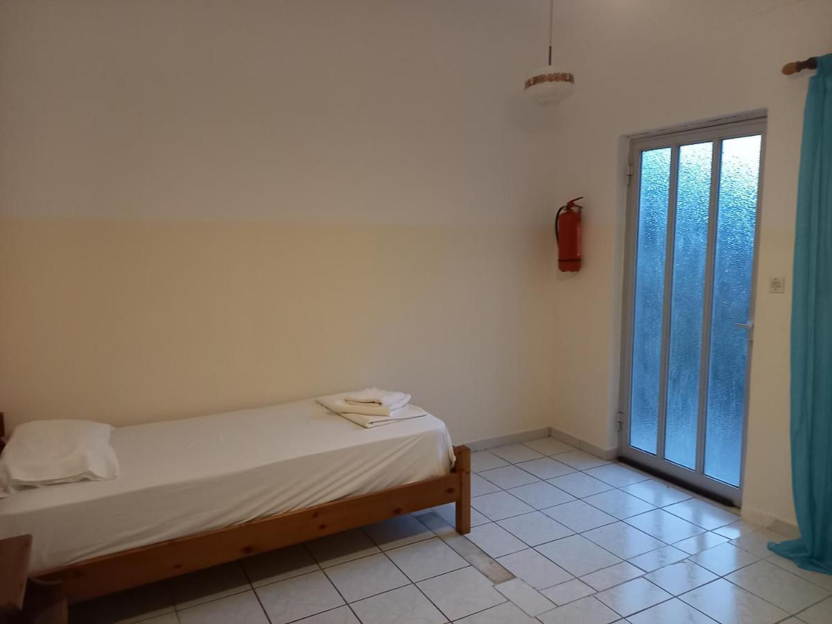 Dionisis Apartments Agia Efimia Екстериор снимка